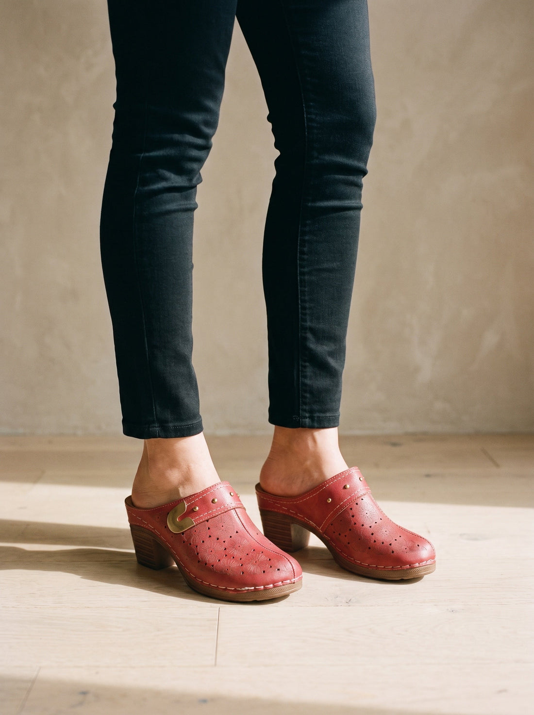 The Dorothea Clog