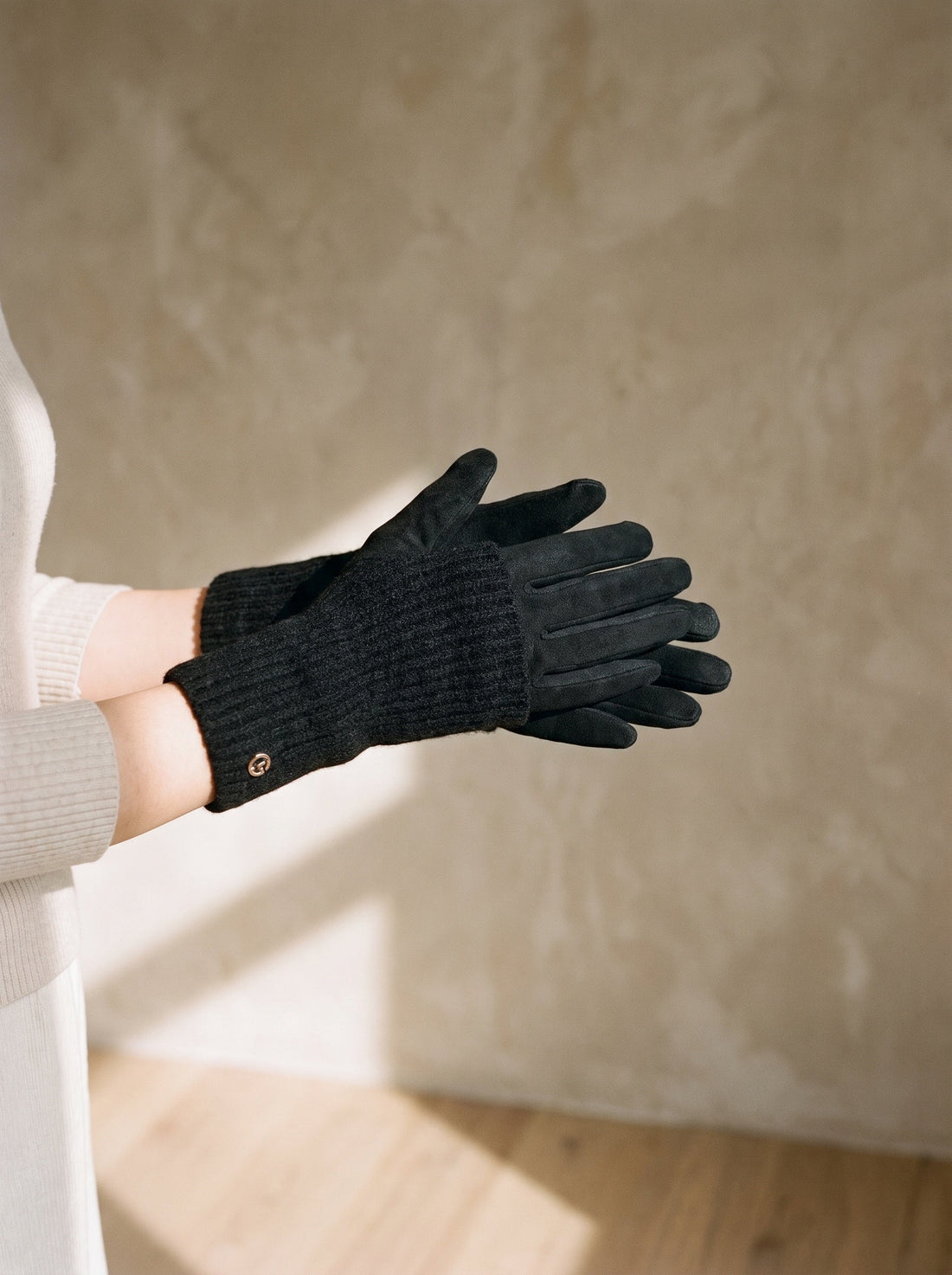 The Jessamy Glove