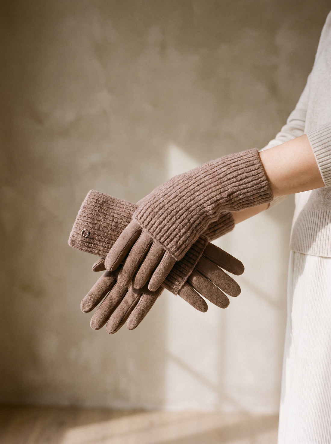 The Jessamy Glove
