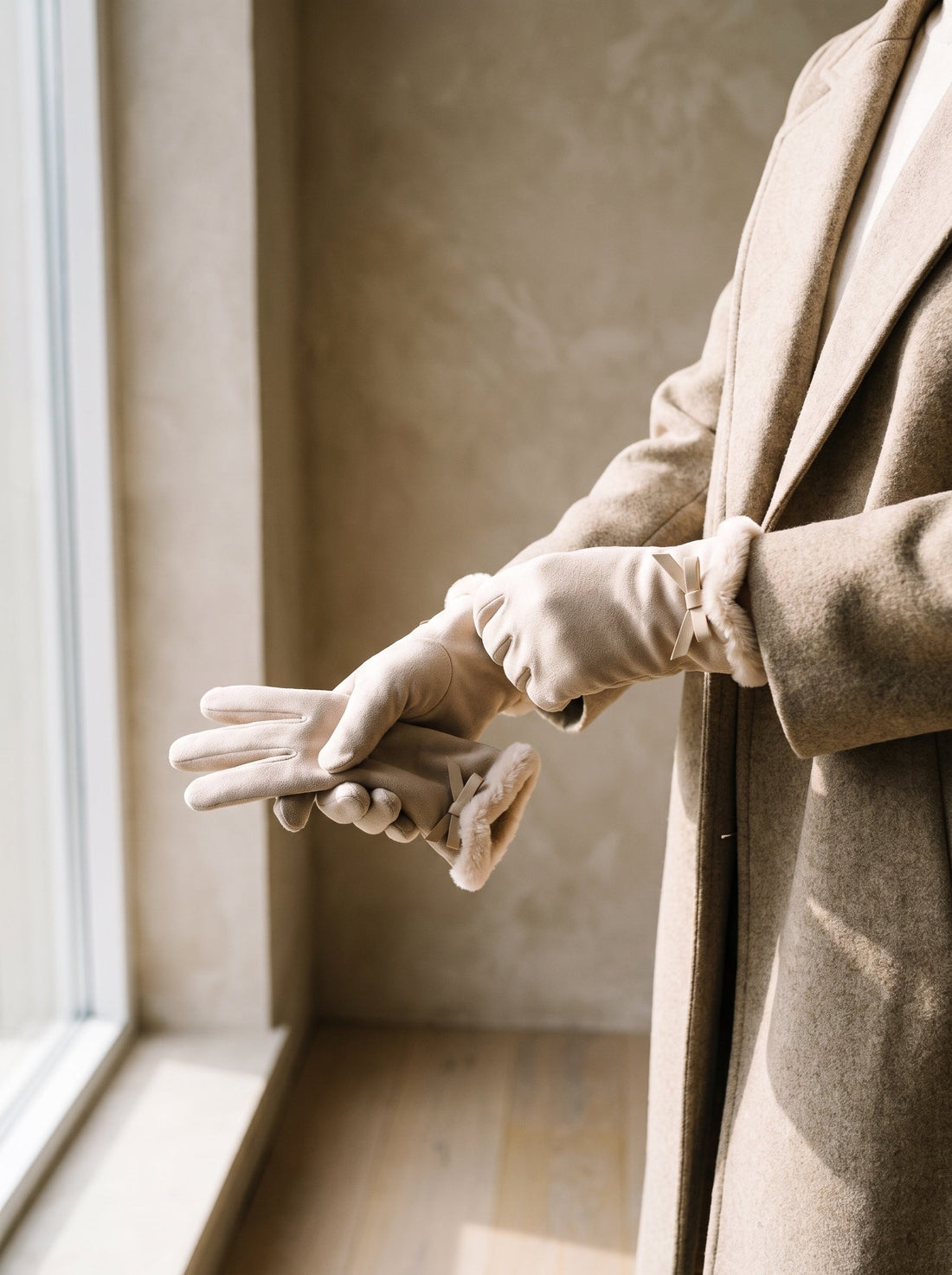 The Kira Glove