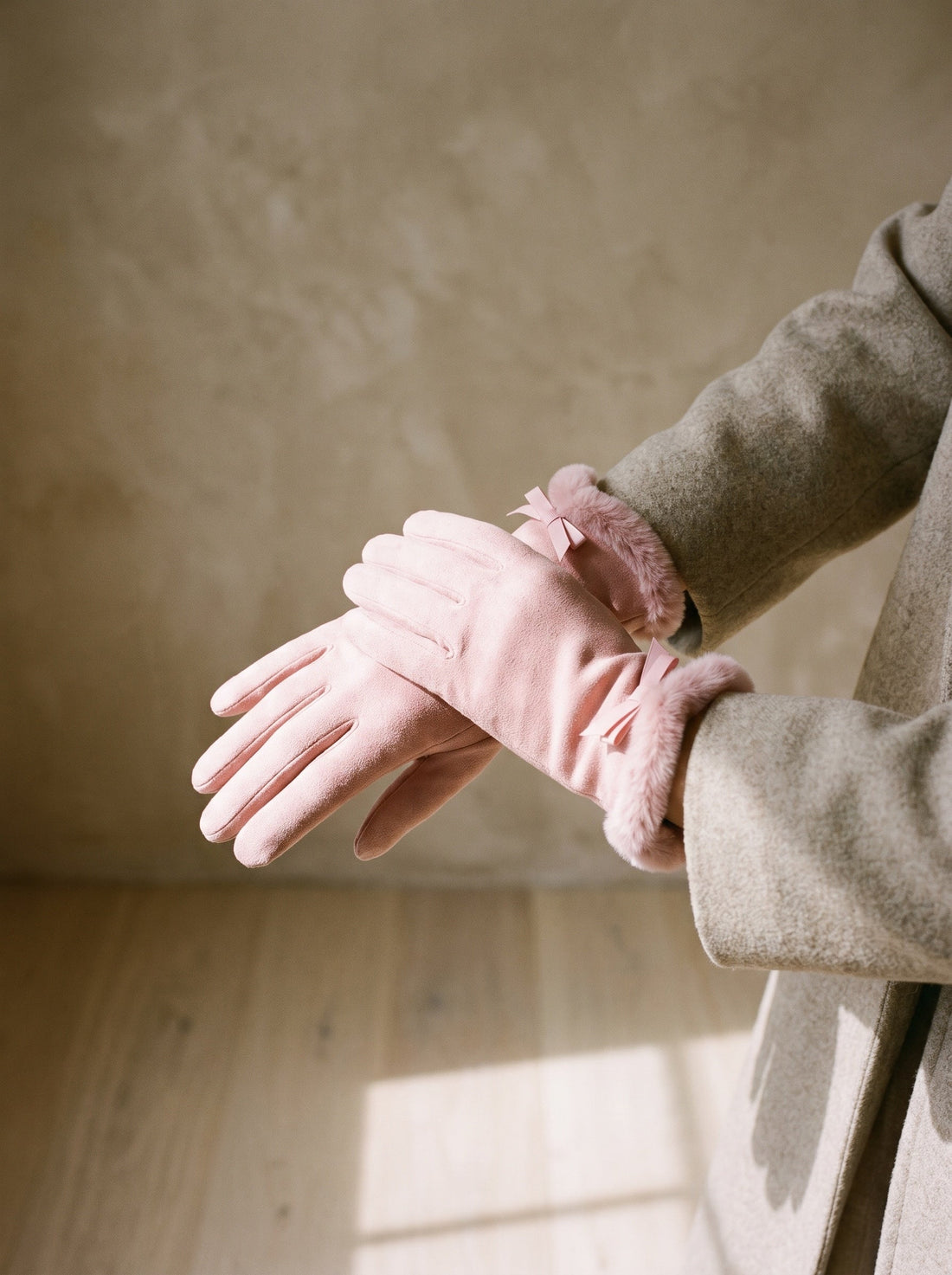 The Kira Glove