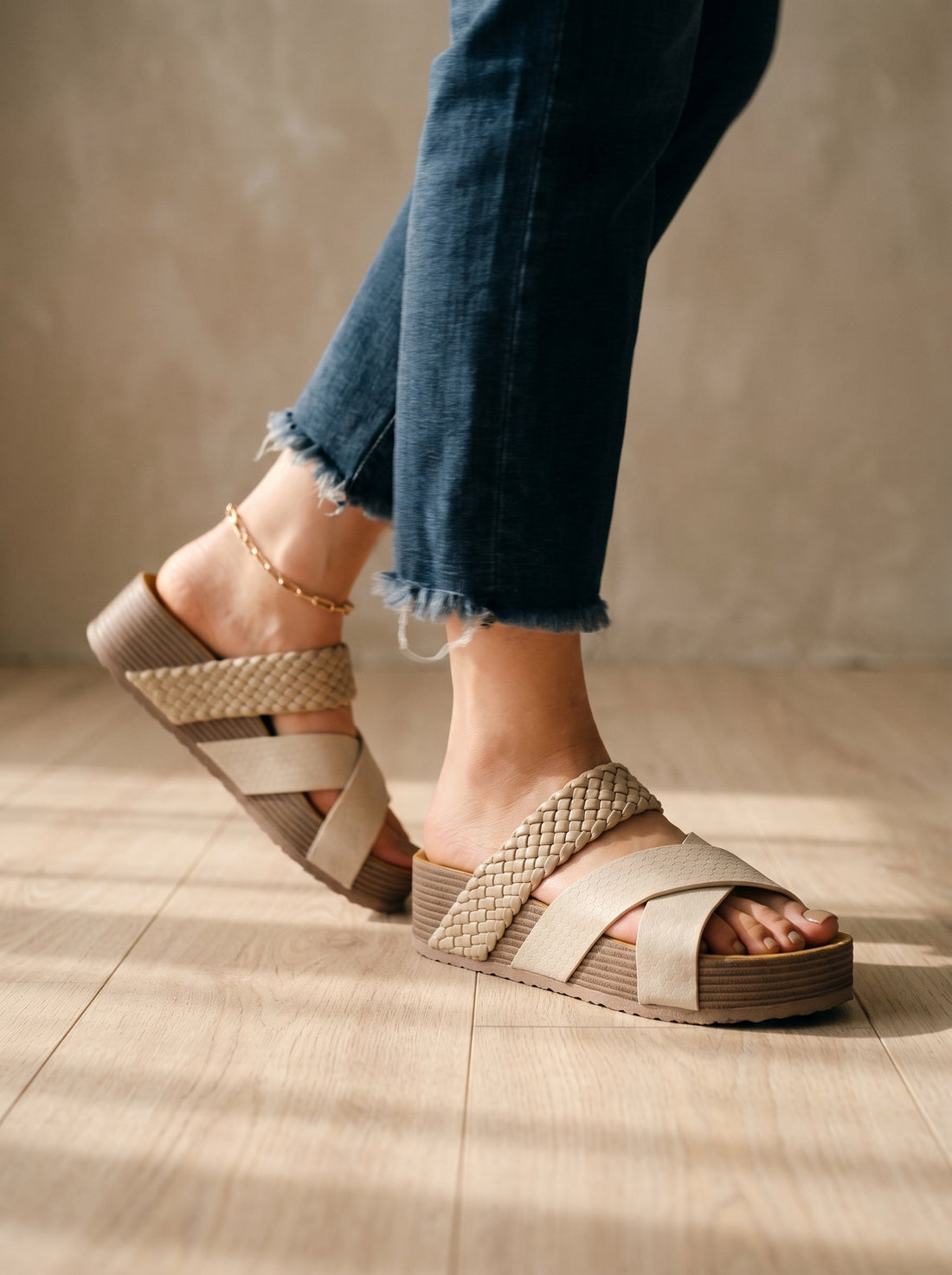 The Leonie Sandal