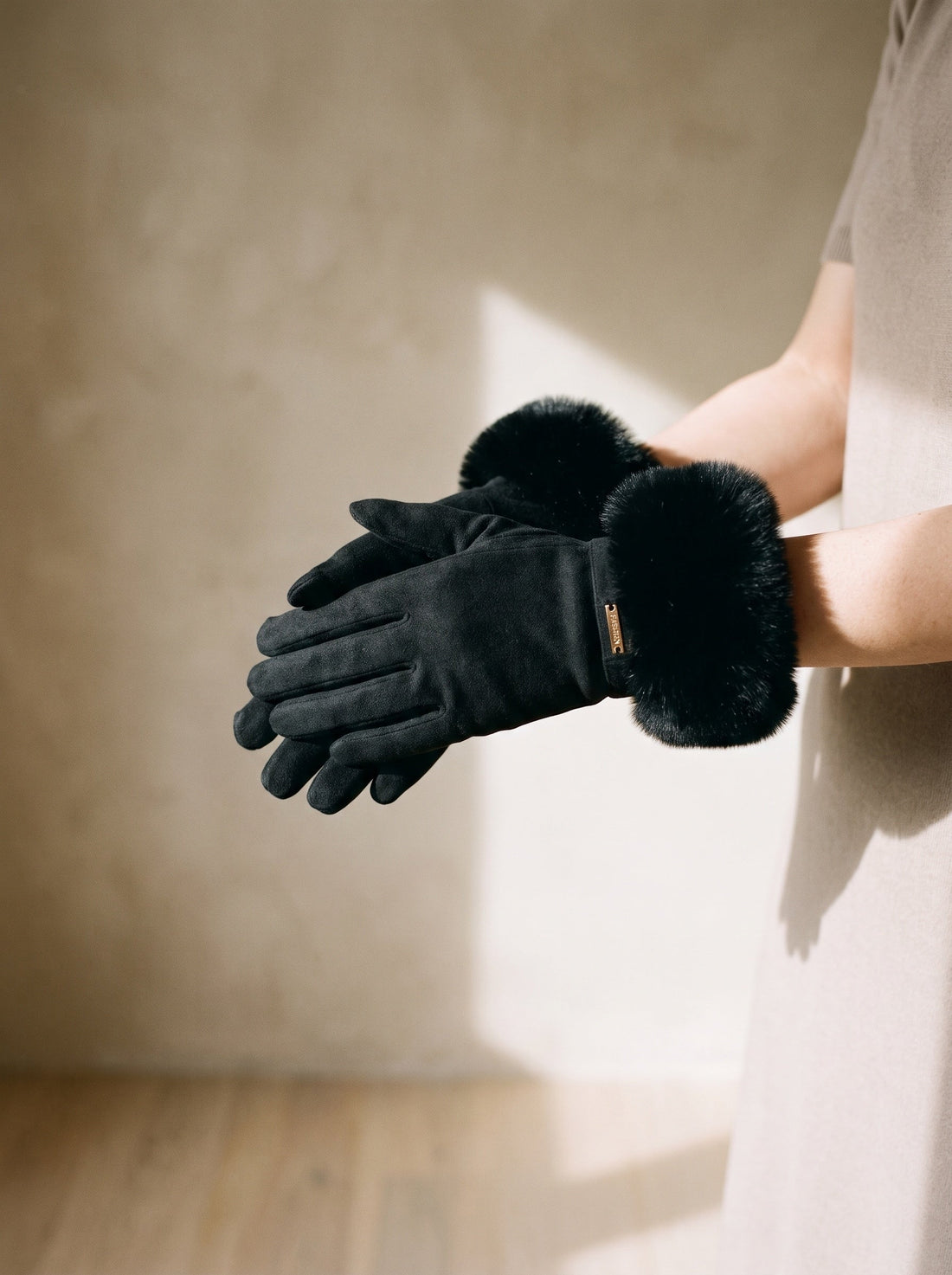 The Nora Glove
