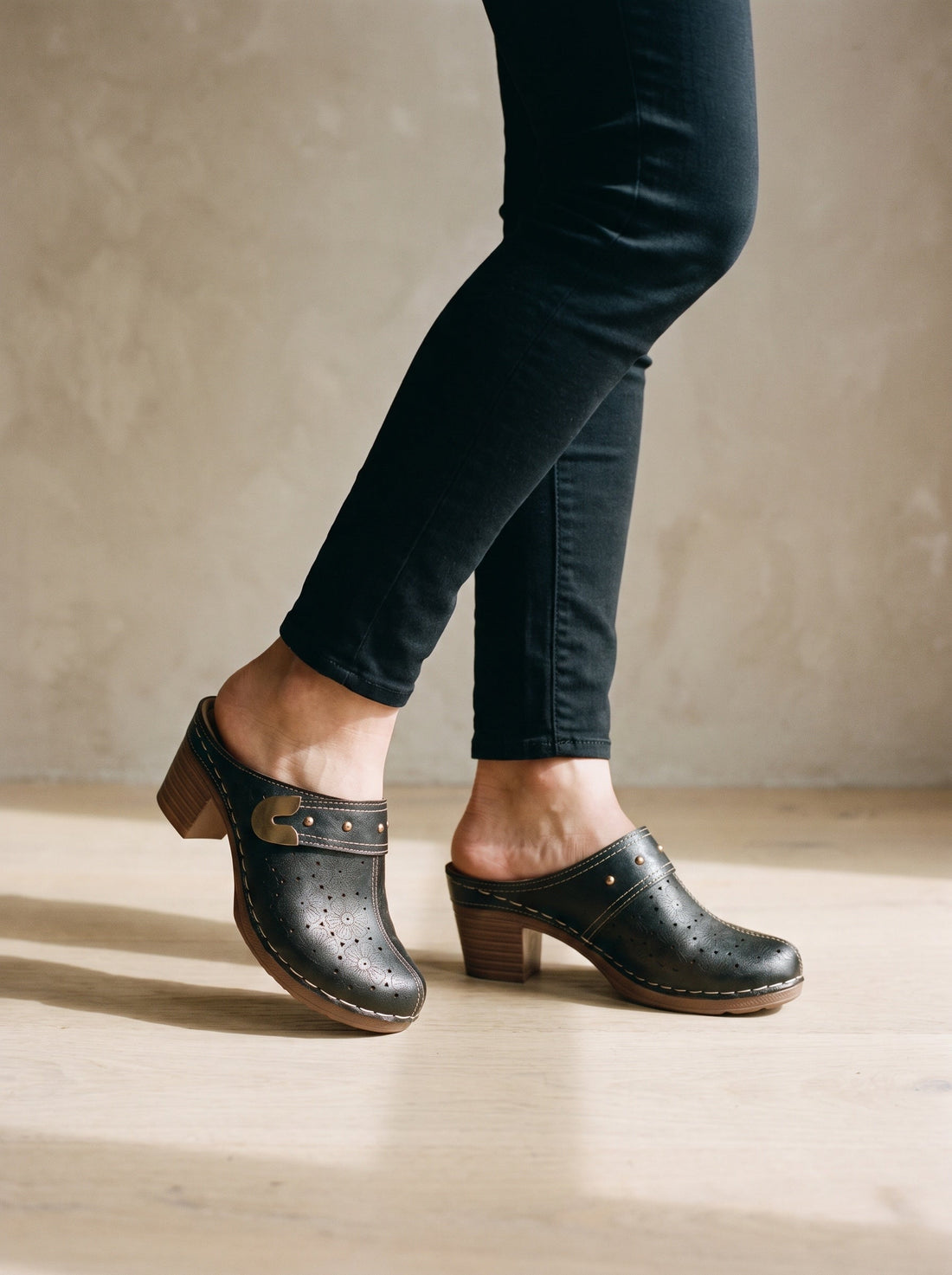 The Dorothea Clog
