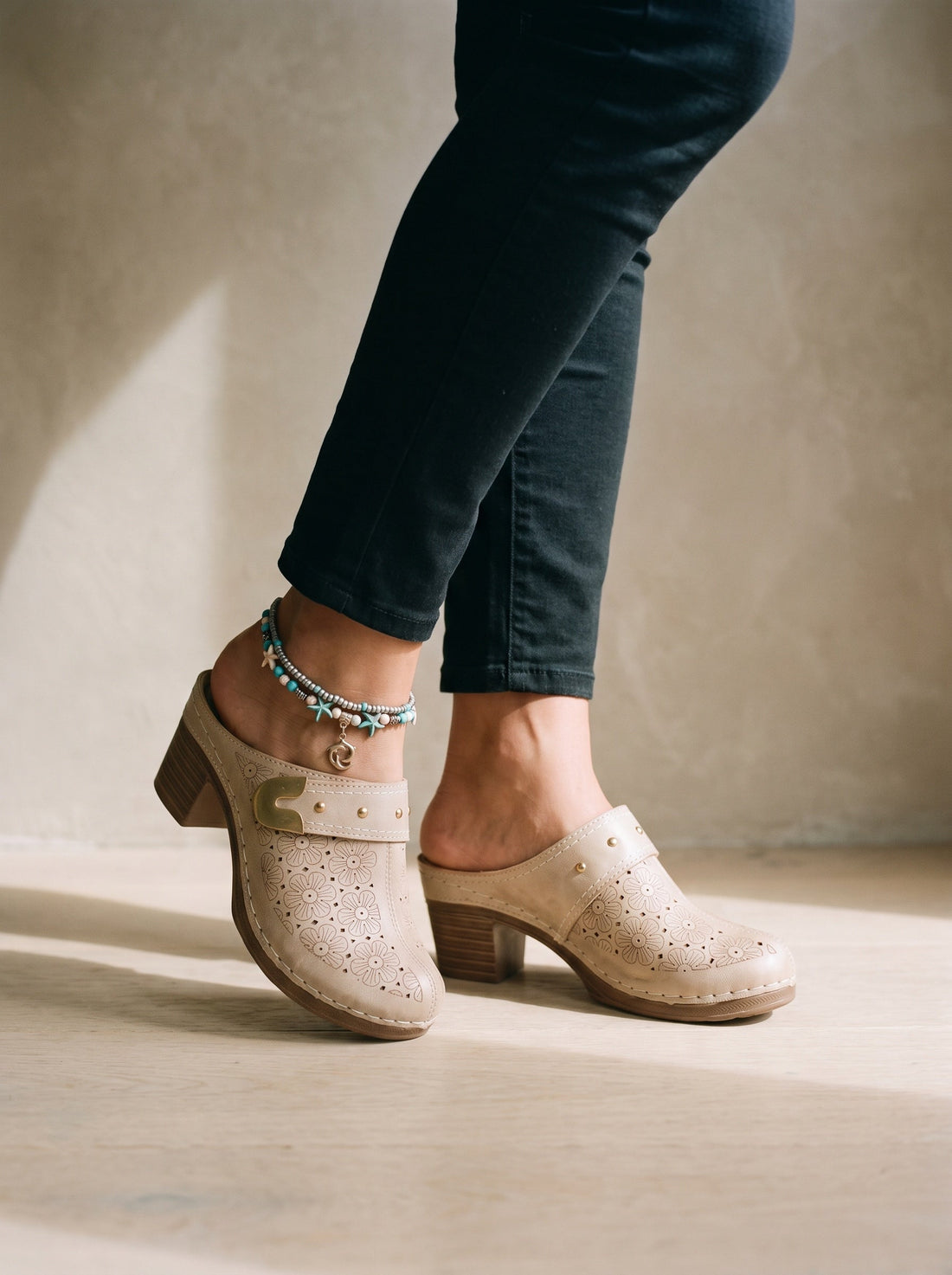 The Dorothea Clog