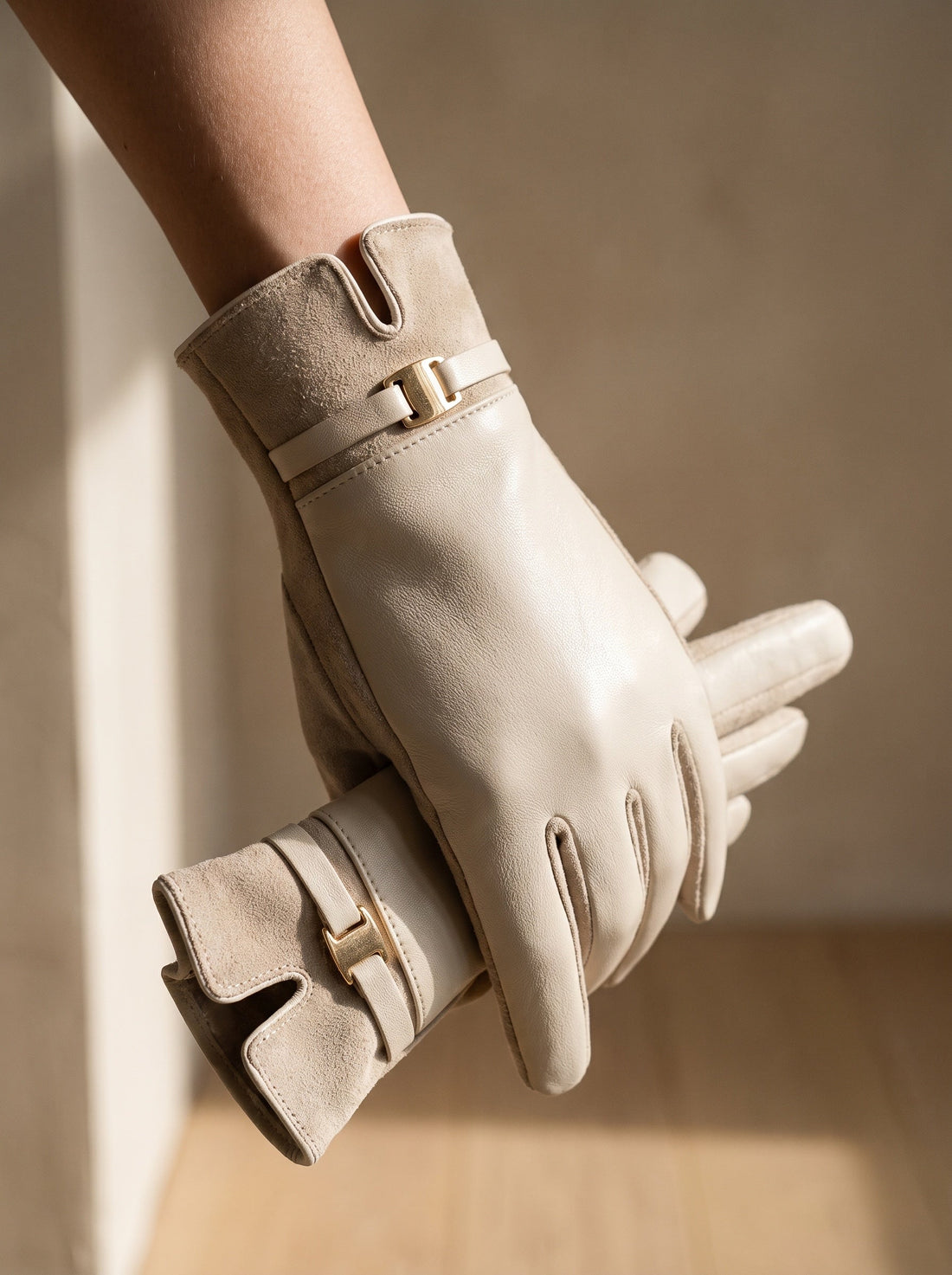 The Faye Glove