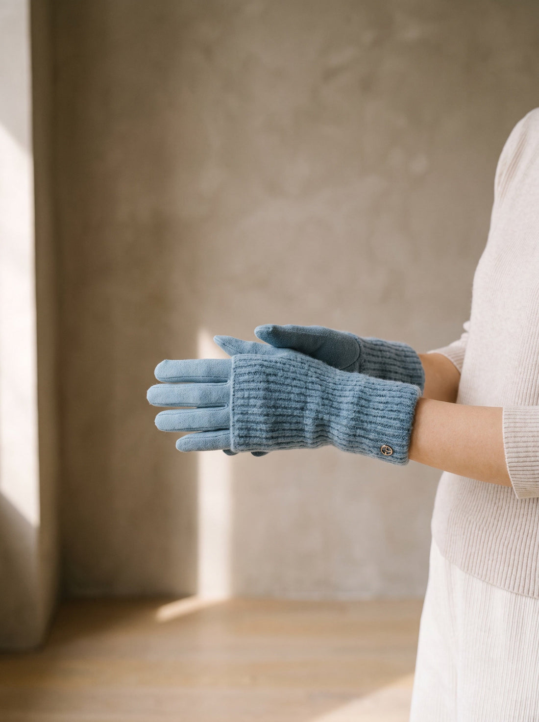 The Jessamy Glove