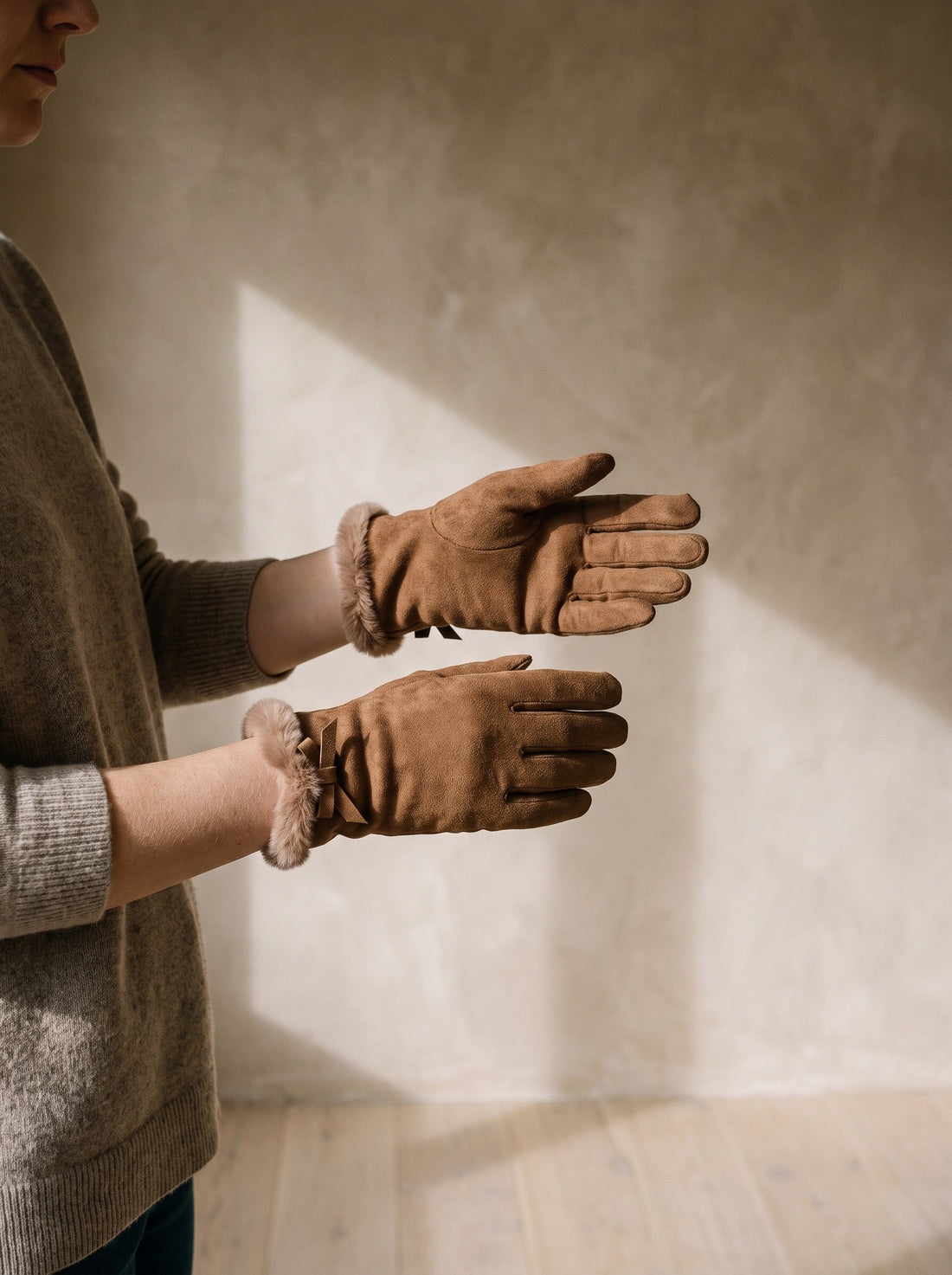 The Kira Glove