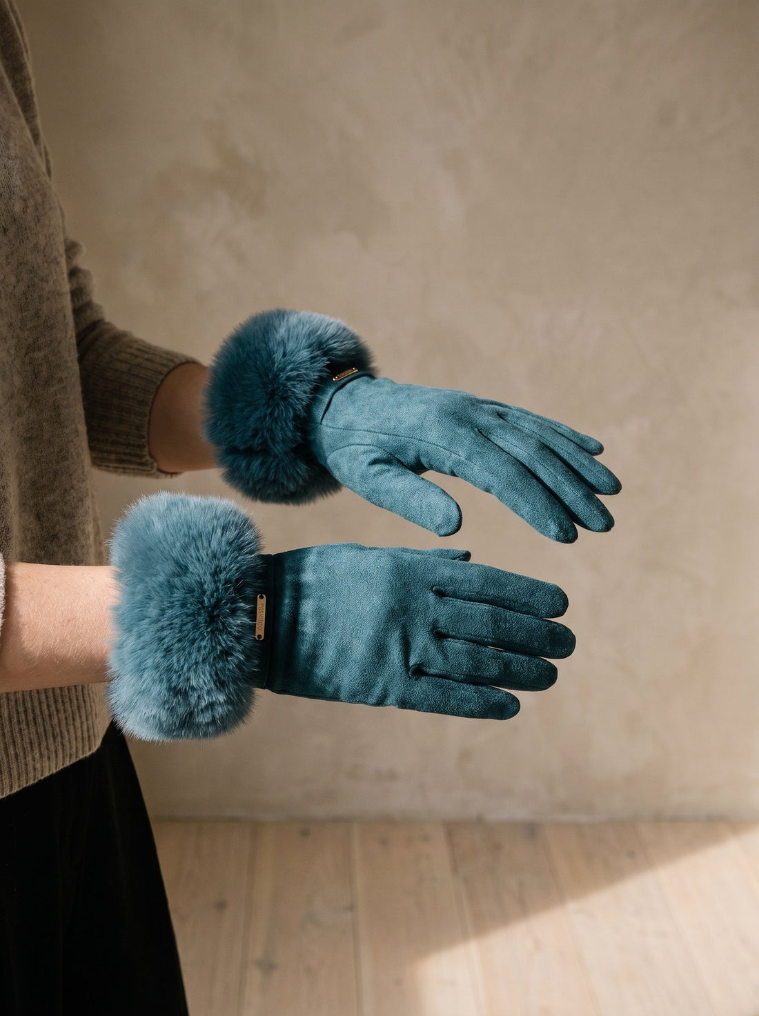 The Nora Glove